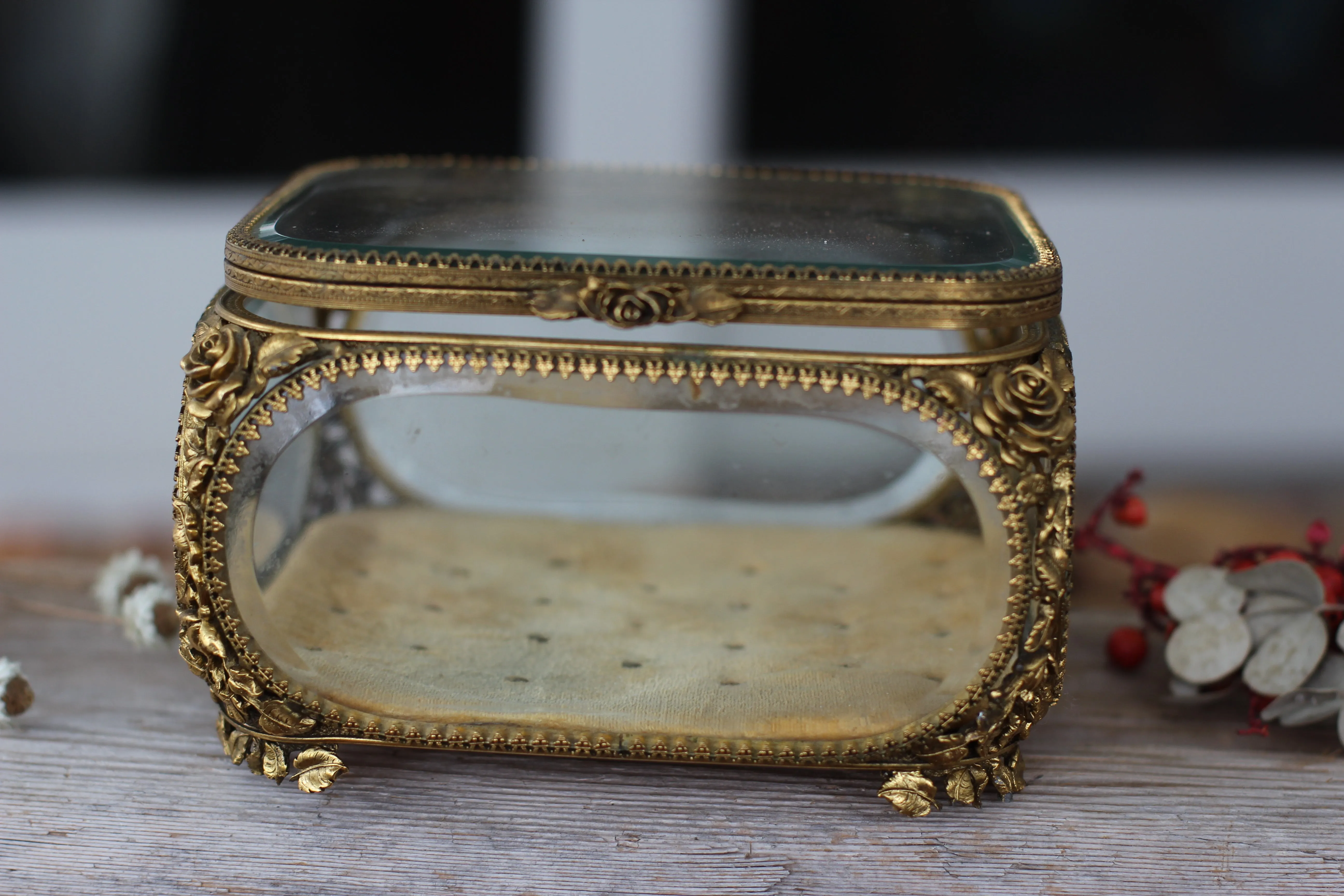 Antique Roses Matson Jewelry Box