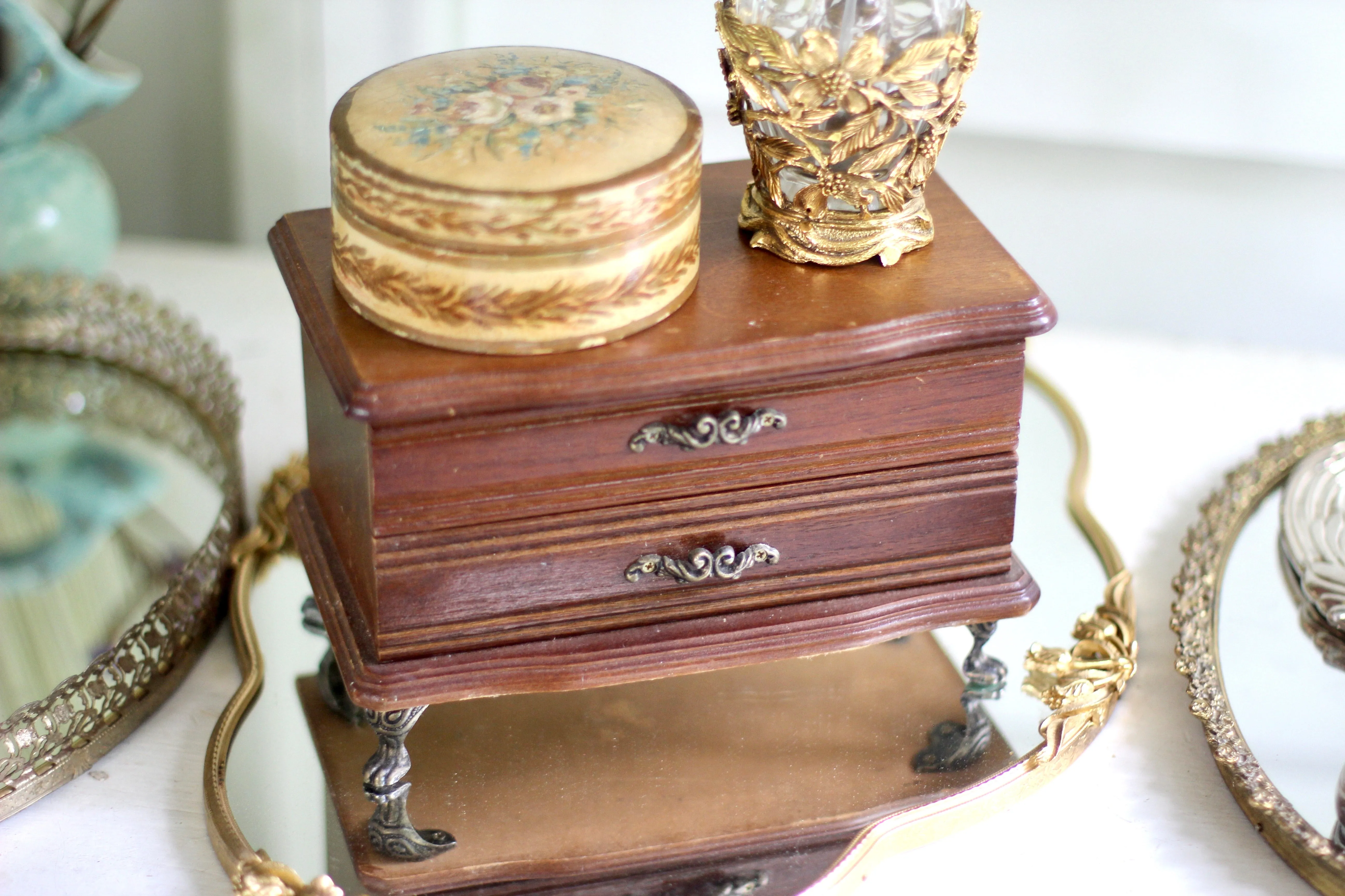 Antique Wood Lion Claw Feet Jewelry Box