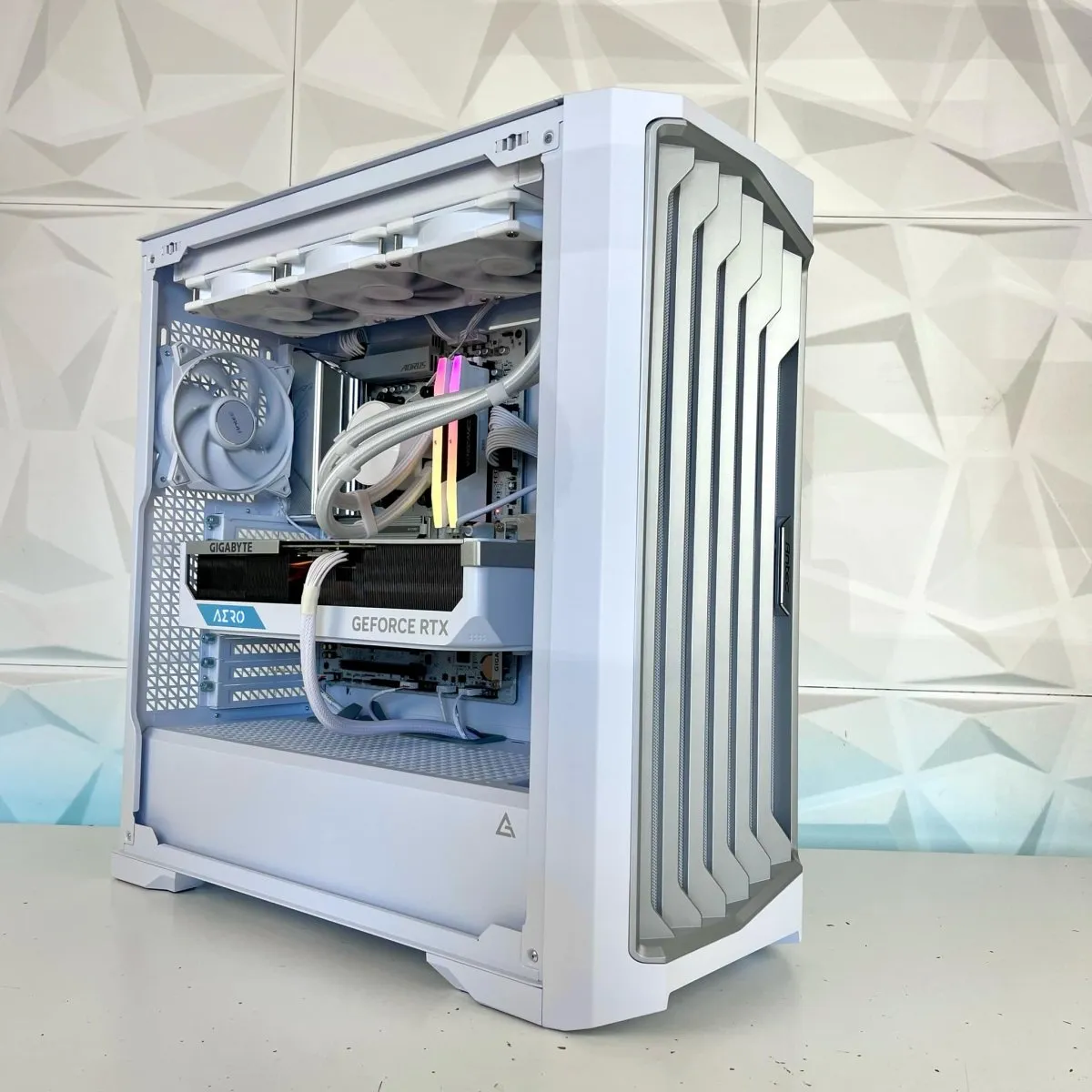 iGaming Core i7/9 14900KF | RTX 4070-4090 | Performance P1 Arctic