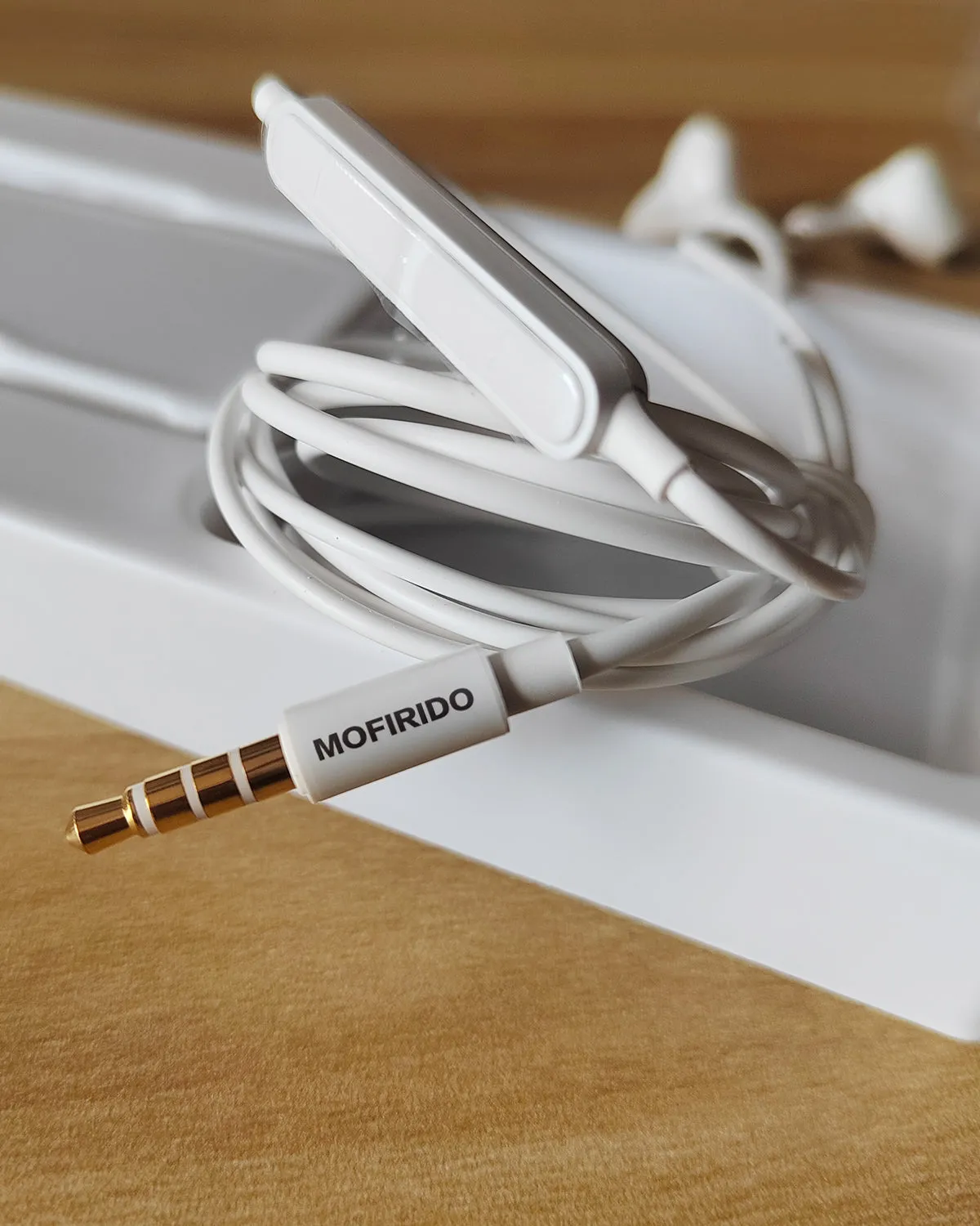 MOFIRIDO With Apple Earphones with 3.5mm Wired Earbuds with Microphone & Volume Control