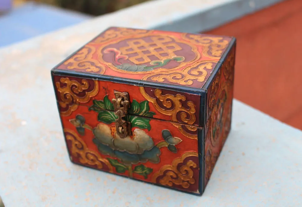 Tibetan Lucky Symbols Conch Decorative Wooden Box