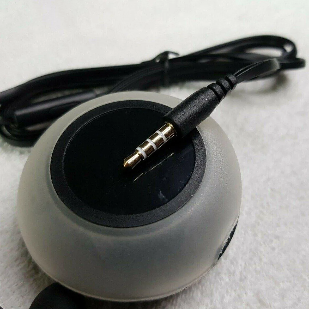 Wired Stereo Earphones/Earbuds with Mic & Call Button for most Android Phones